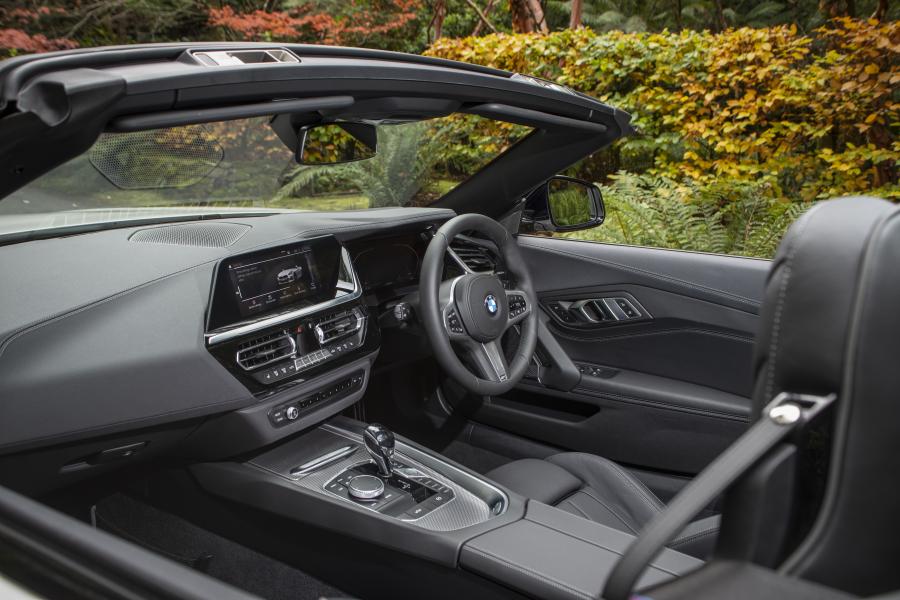 Интерьер BMW Z4 sDrive20i M Sport (G29) 2019 года  (AU) (фото 20 из 28)
